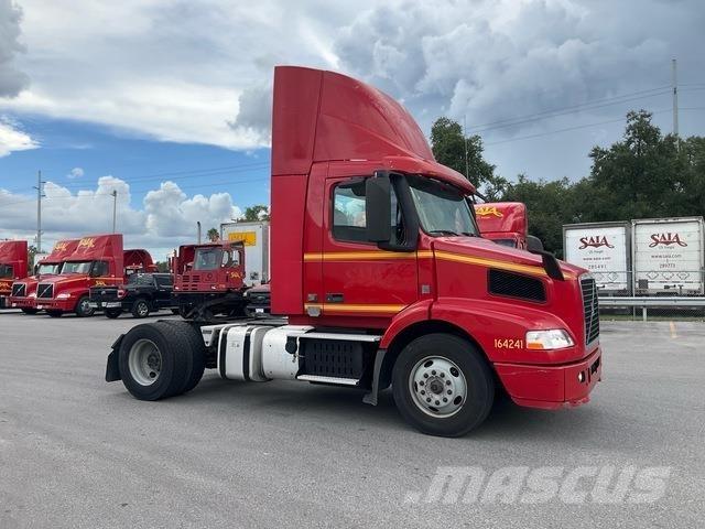 Volvo VNM42T Седельные тягачи