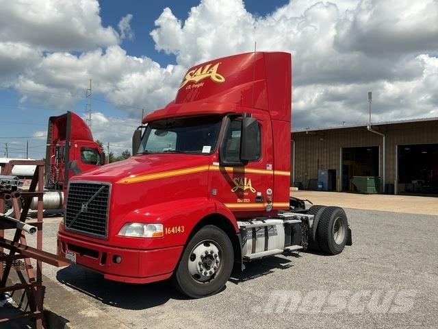 Volvo VNM42T Седельные тягачи
