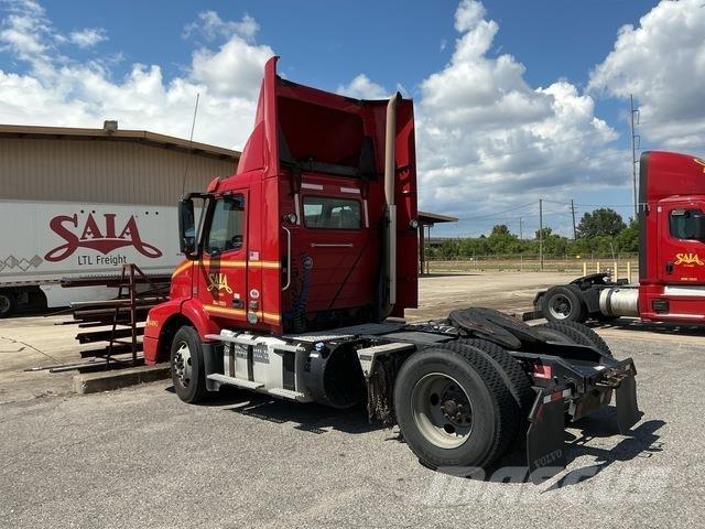 Volvo VNM42T Седельные тягачи