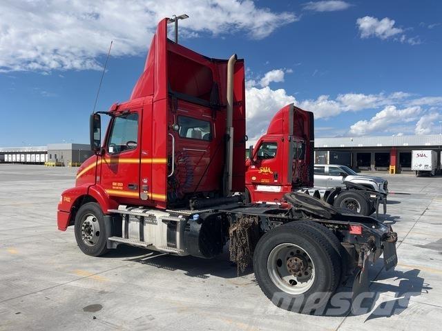 Volvo VNM42T Седельные тягачи