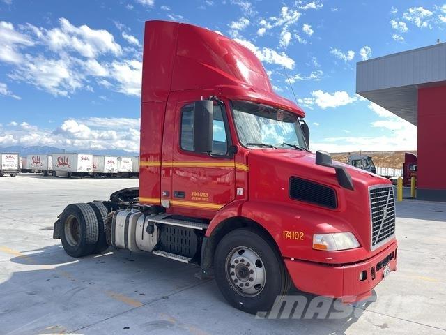 Volvo VNM42T Седельные тягачи