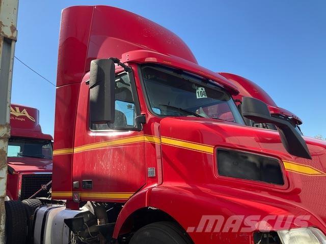 Volvo VNM42T Седельные тягачи