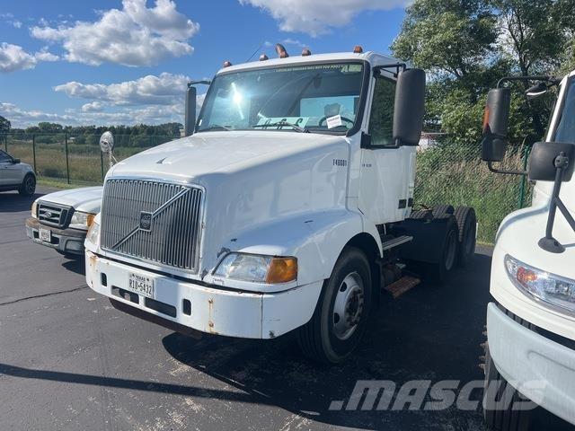 Volvo VNM64T Седельные тягачи