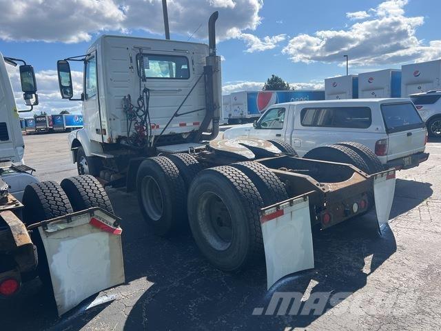 Volvo VNM64T Седельные тягачи