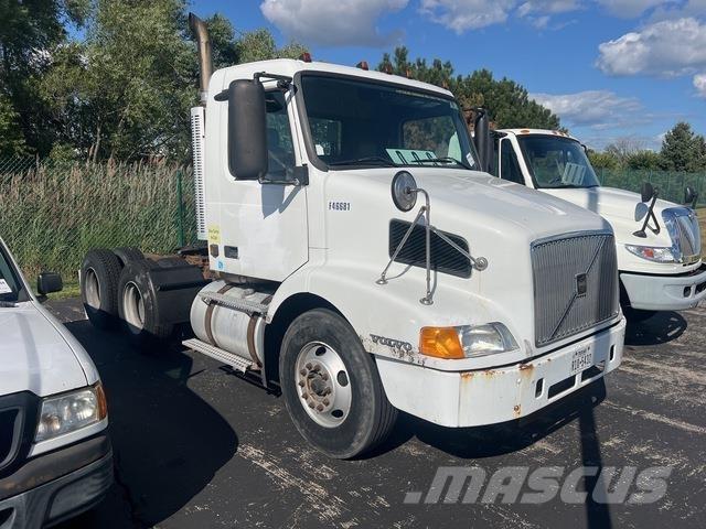 Volvo VNM64T Седельные тягачи