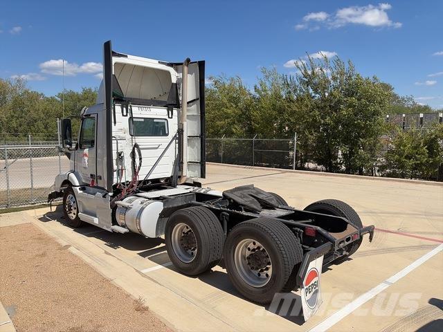 Volvo VNM64T Седельные тягачи