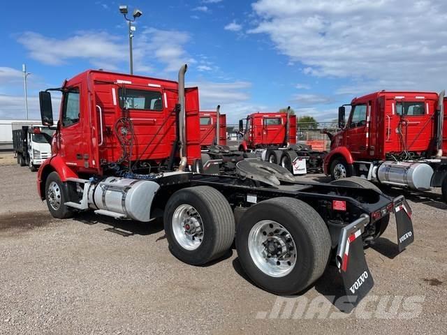 Volvo VNR Седельные тягачи