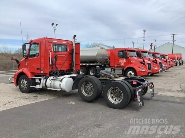 Volvo VNR Седельные тягачи