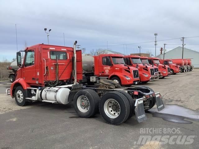 Volvo VNR Седельные тягачи