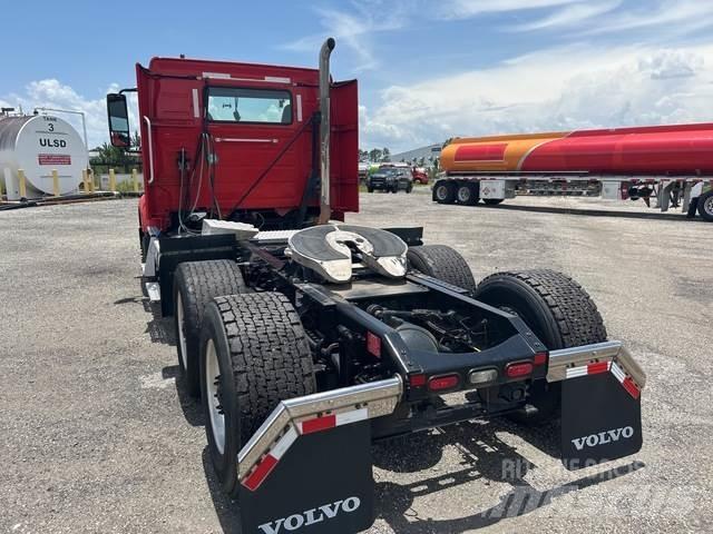 Volvo VNR Седельные тягачи