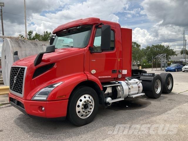 Volvo VNR Седельные тягачи