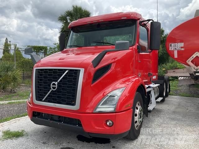 Volvo VNR Седельные тягачи