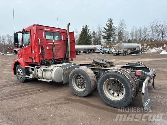 Volvo VNR Седельные тягачи