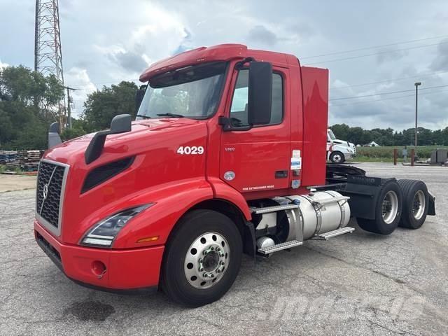 Volvo VNR Седельные тягачи