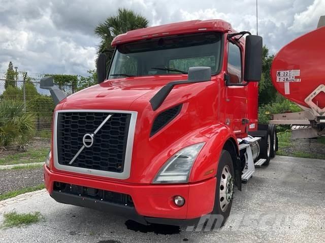 Volvo VNR Седельные тягачи