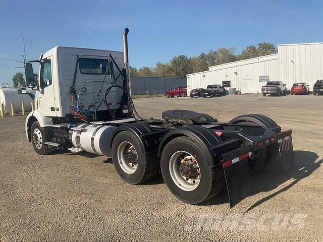 Volvo VNR Седельные тягачи