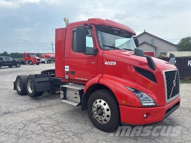 Volvo VNR Седельные тягачи