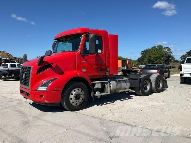 Volvo VNR Седельные тягачи