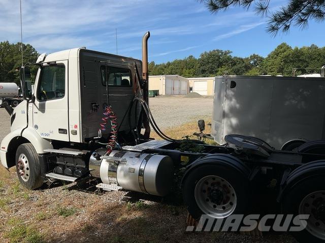 Volvo VNR Седельные тягачи