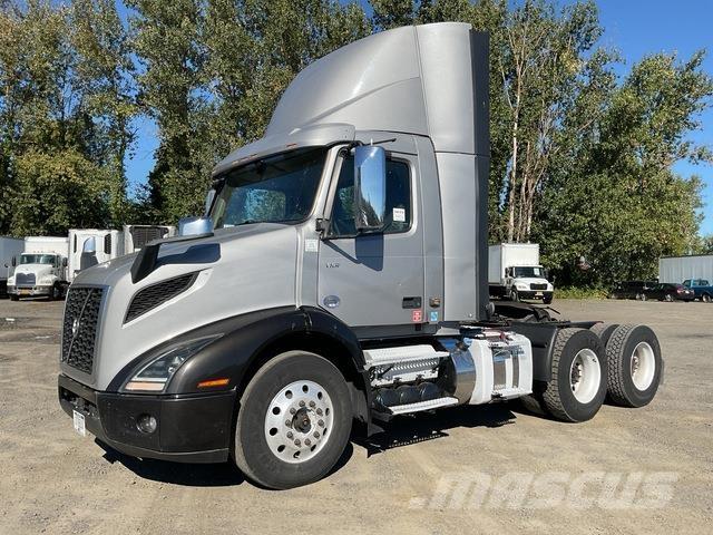 Volvo VNR 300 Седельные тягачи