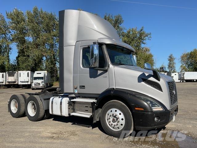 Volvo VNR 300 Седельные тягачи