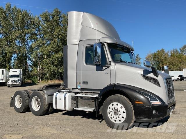 Volvo VNR 300 Седельные тягачи