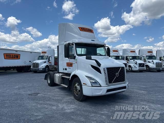 Volvo VNR300 Седельные тягачи