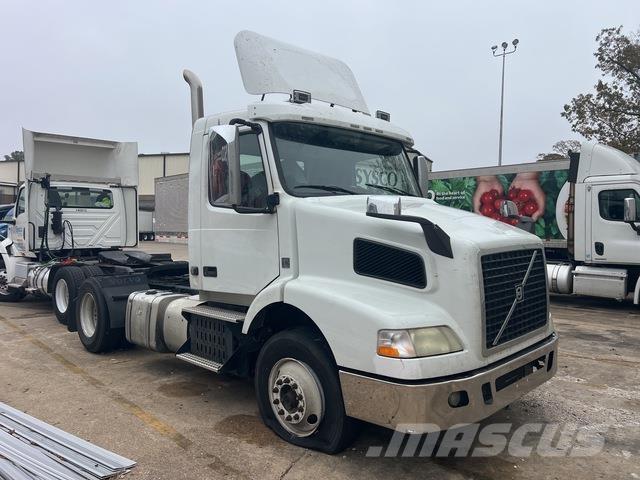 Volvo VNR42T Седельные тягачи