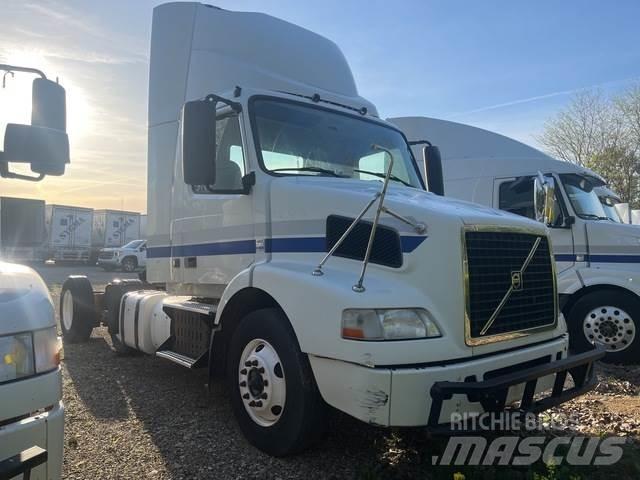 Volvo VNR64T Седельные тягачи