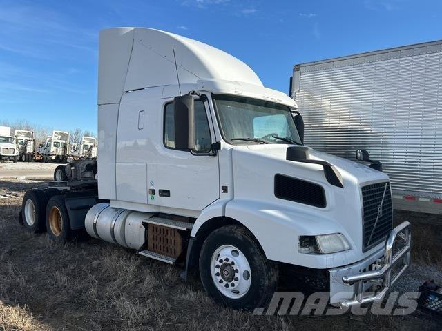 Volvo VNR64T Седельные тягачи