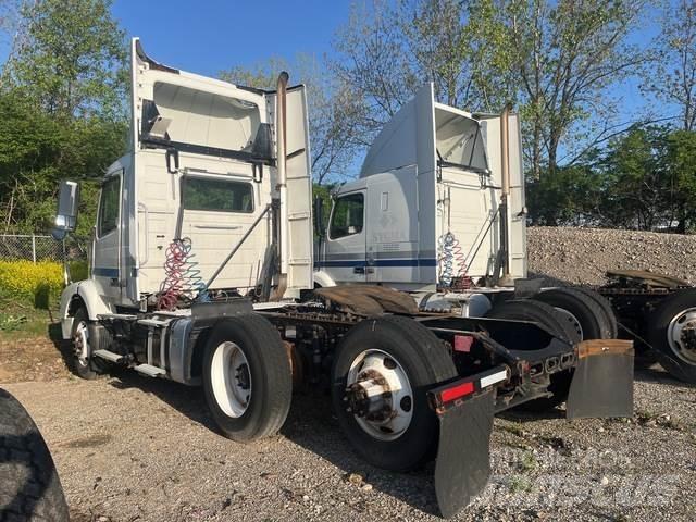 Volvo VNR64T Седельные тягачи