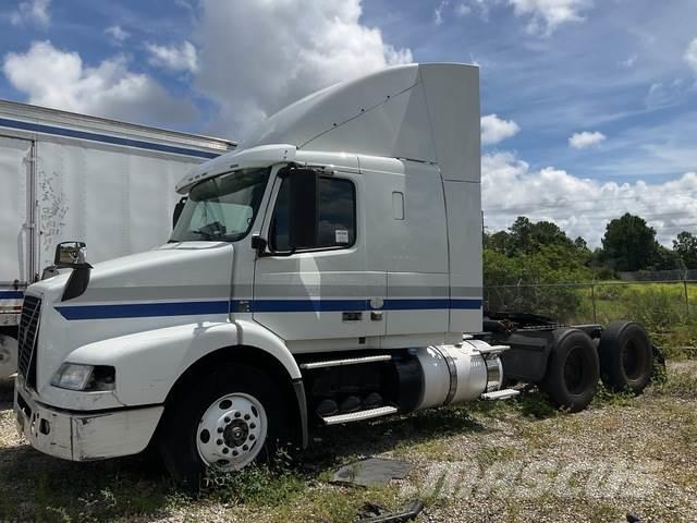 Volvo VNR64T Седельные тягачи