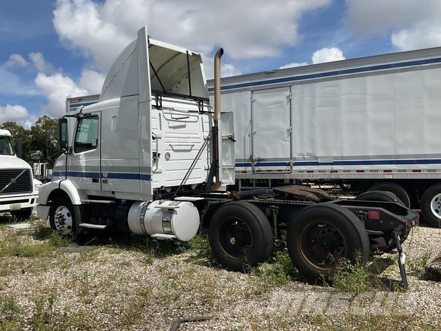 Volvo VNR64T Седельные тягачи