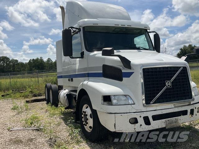 Volvo VNR64T Седельные тягачи