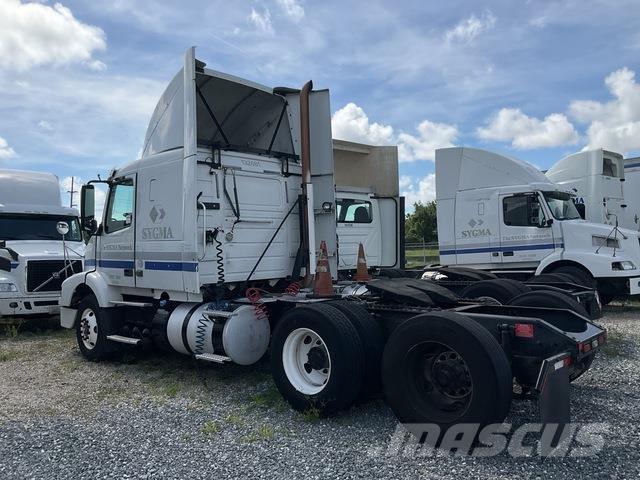 Volvo VNR64T Седельные тягачи