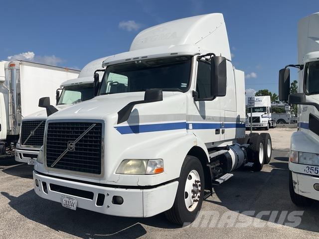 Volvo VNR64T Седельные тягачи