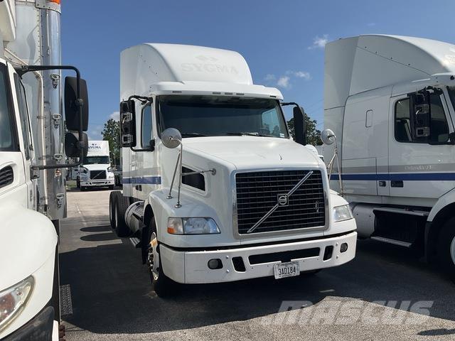 Volvo VNR64T Седельные тягачи