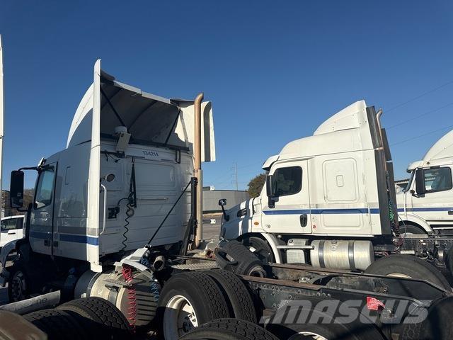 Volvo VNR64T Седельные тягачи