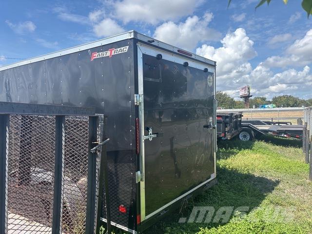 Wells Cargo  Прицепы-фургоны