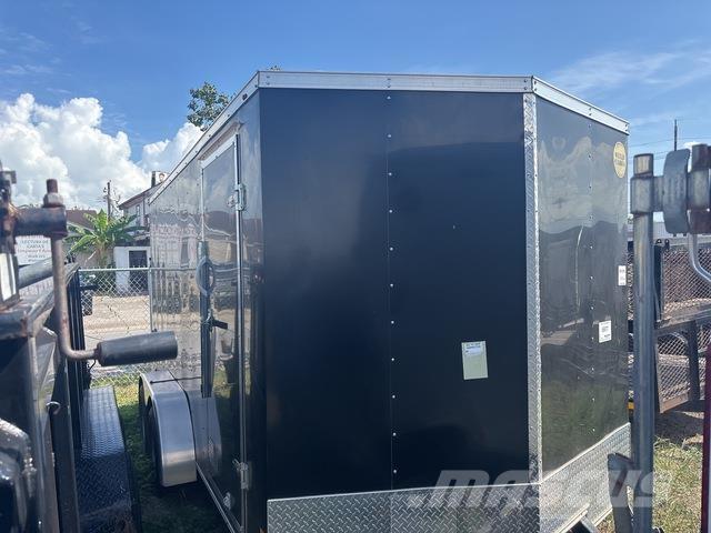 Wells Cargo  Прицепы-фургоны