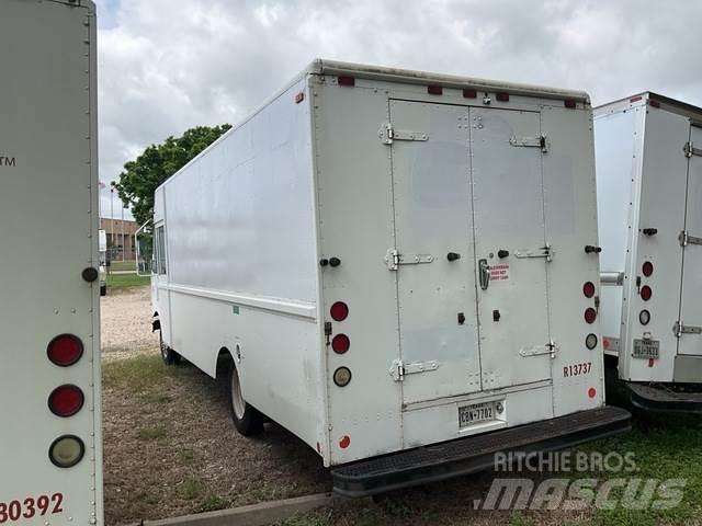 Workhorse W42 Цельнометаллический фургоны