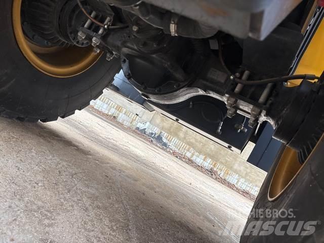 XCMG 938U Фронтальные погрузчики
