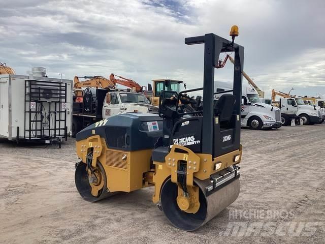 XCMG XMR303S Катки тротуарные