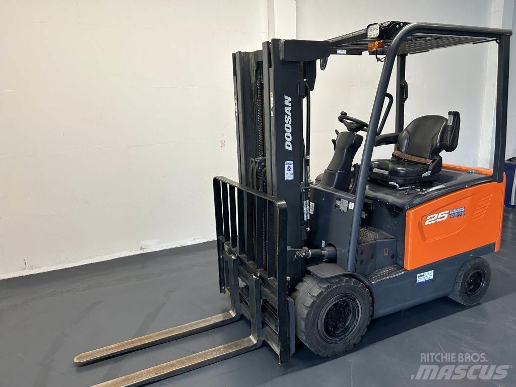 Doosan B25S-7 Электропогрузчики