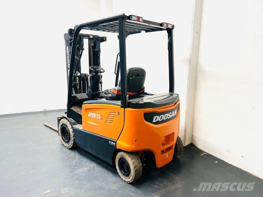 Doosan B25X-7 Plus Электропогрузчики