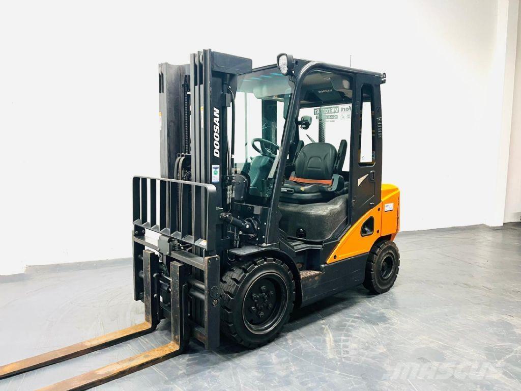 Doosan D30S-7 Дизельные погрузчики