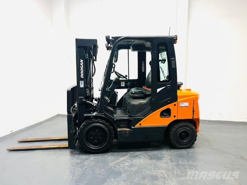 Doosan D30S-7 Дизельные погрузчики