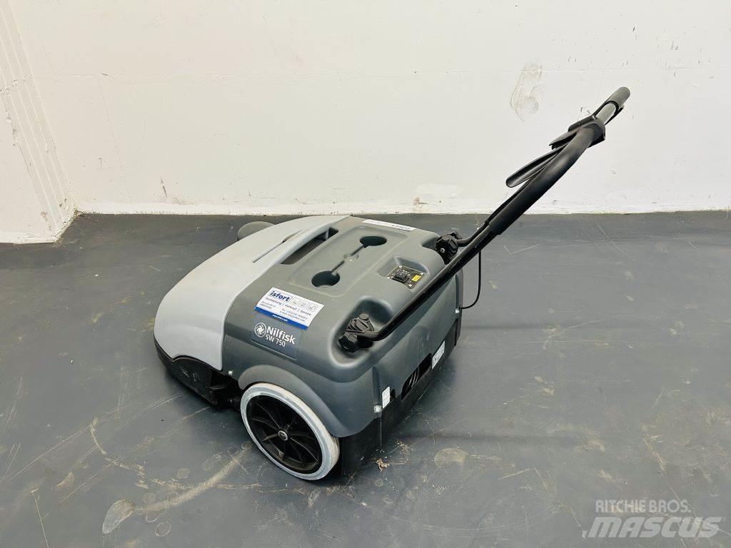 Nilfisk SW750 Вакуумные уборочные машины
