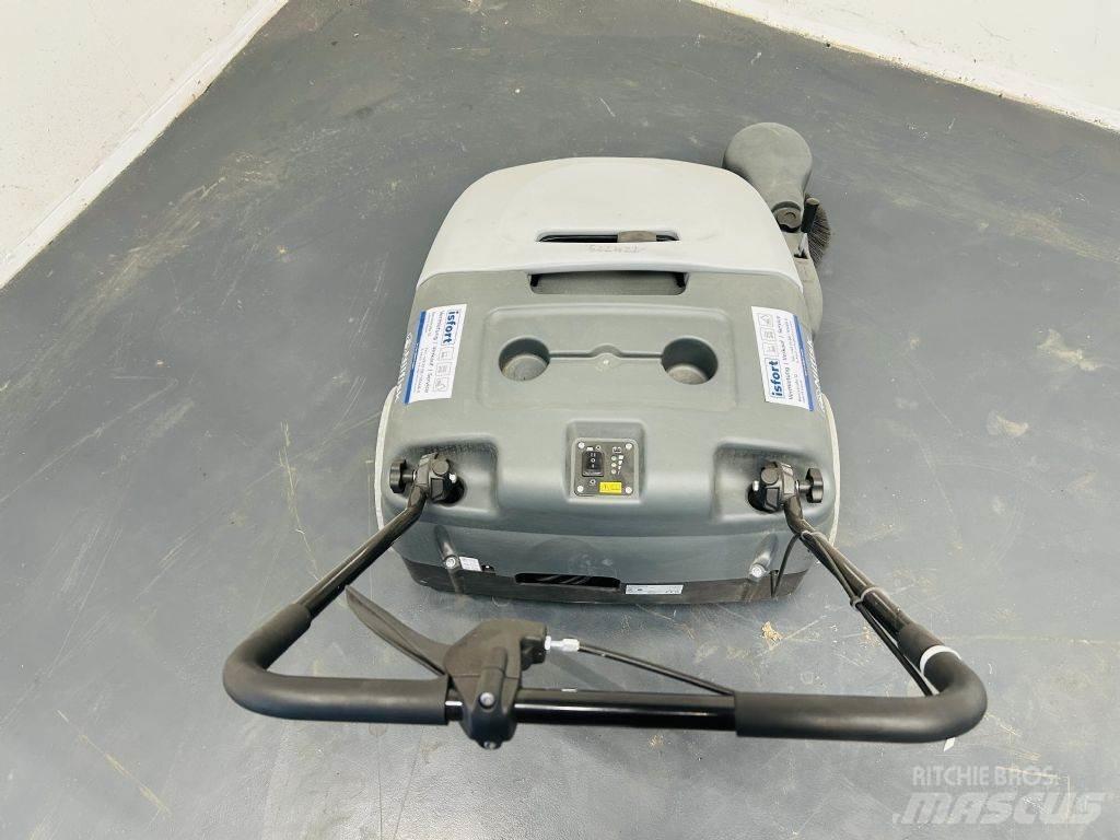 Nilfisk SW750 Вакуумные уборочные машины