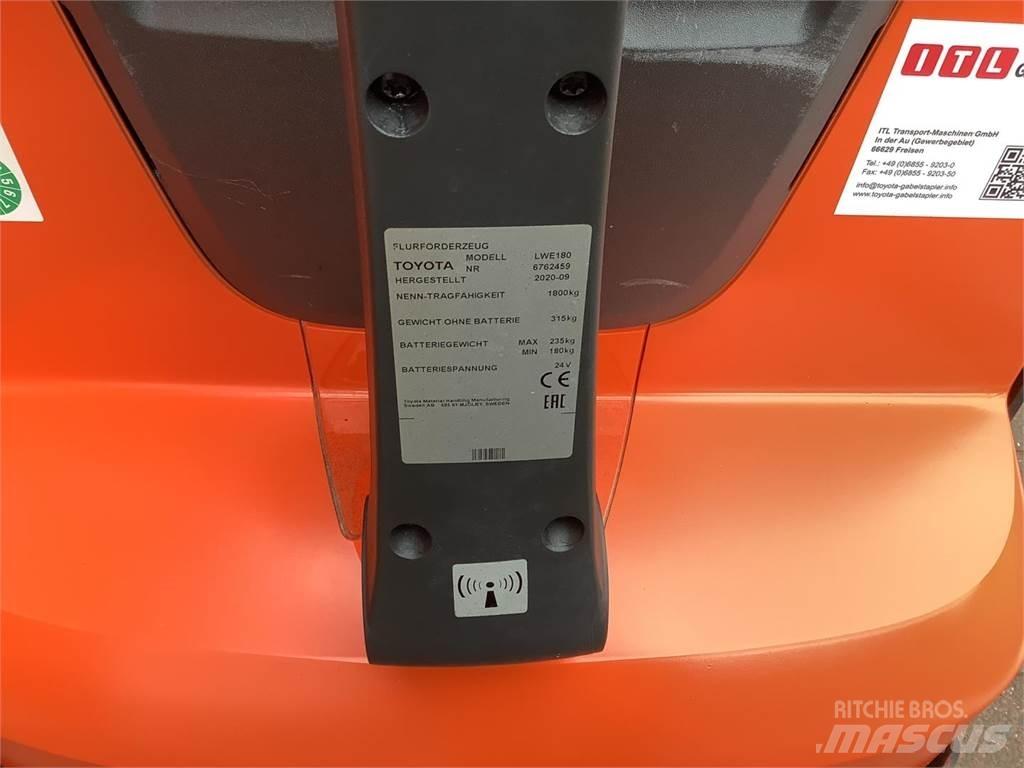 Toyota LWE180 Ручные электрические тележки